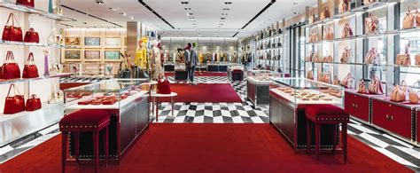 gucci factory outlet los angeles|gucci outlet cabazon prices range.